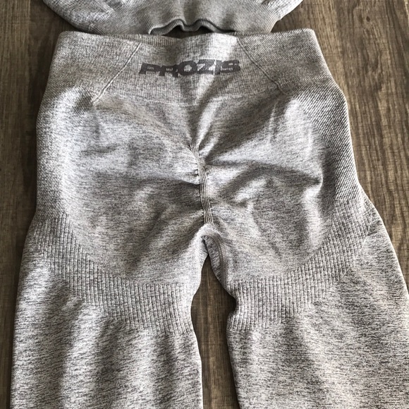 Gray workout set - Picture 5 of 6